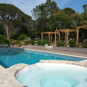  Hébergement de vacances Les Les Mayombes